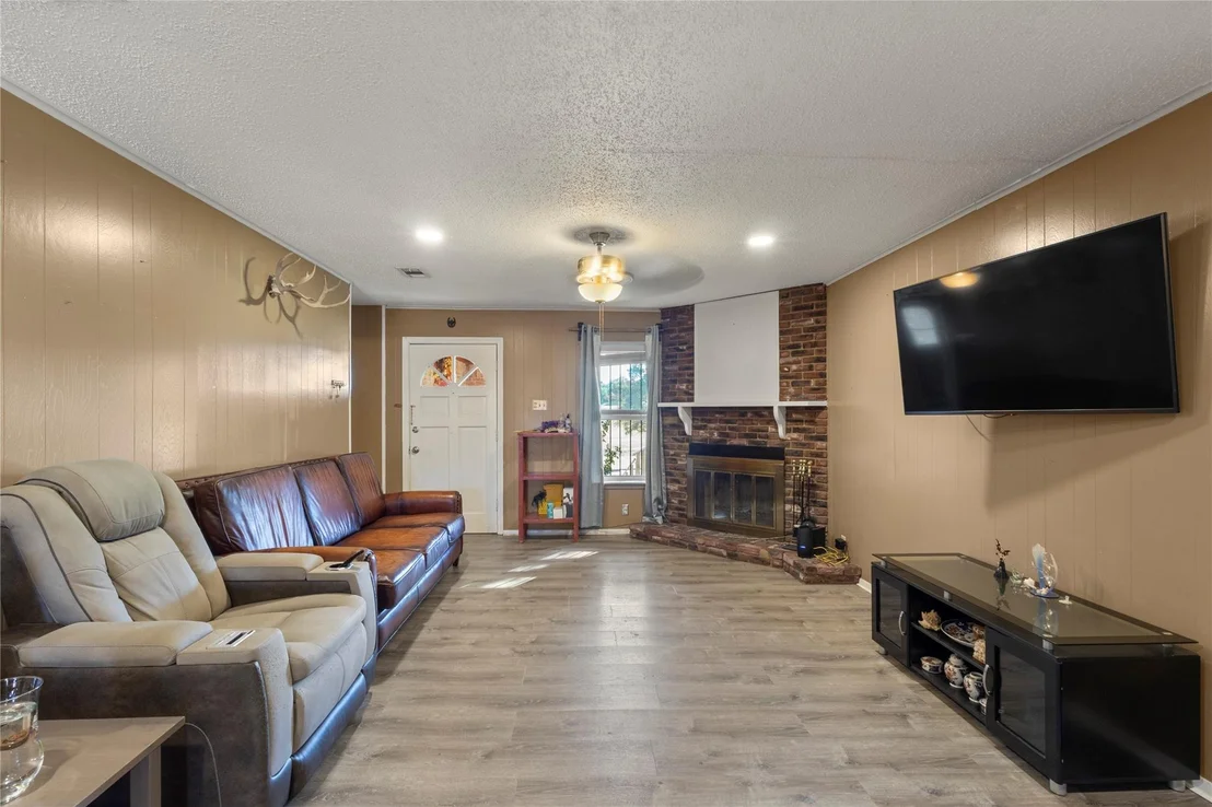 Photo of 1646 Savage Drive