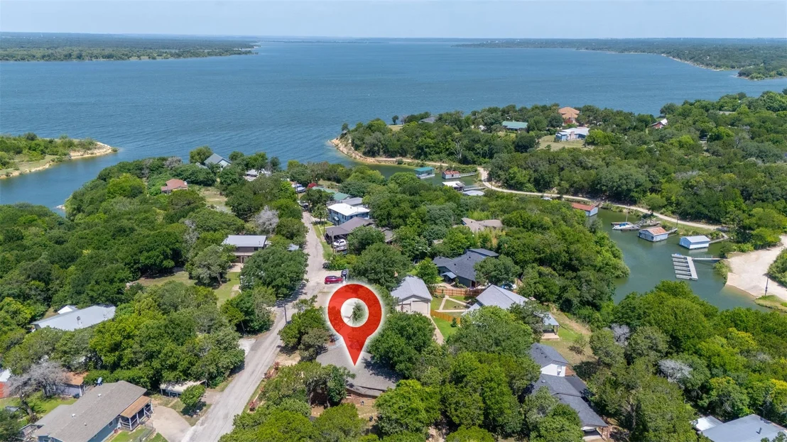 Photo of 190 Crowfoot Lane