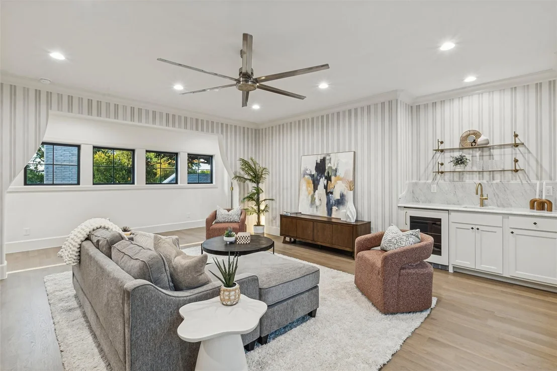 Photo of 6910 Wabash Circle