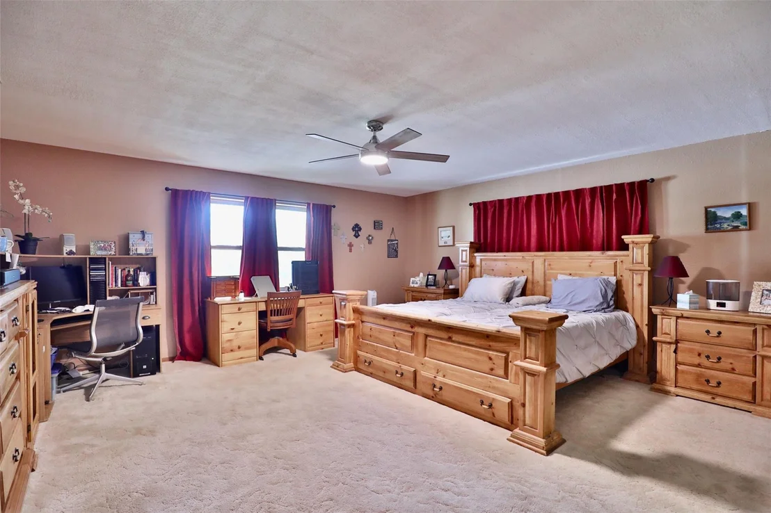 Photo of 448 Elmdale Road S