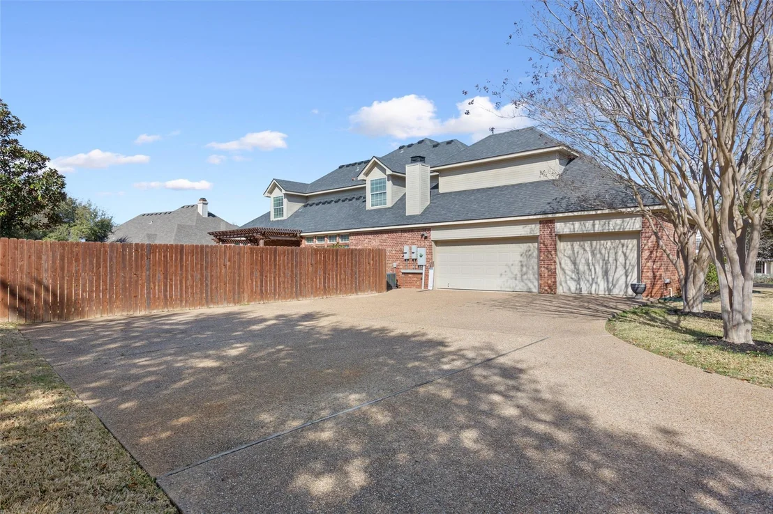 Photo of 319 Winding Creek Lane