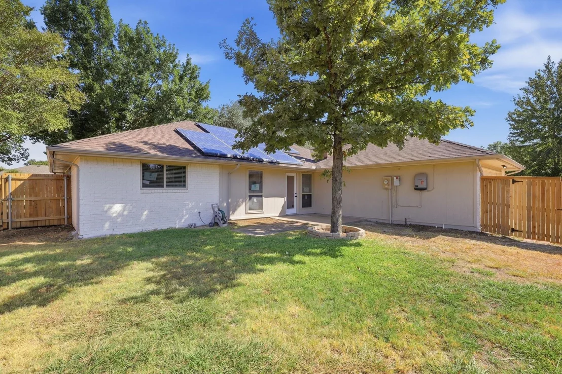 Photo of 924 Edgefield Trail
