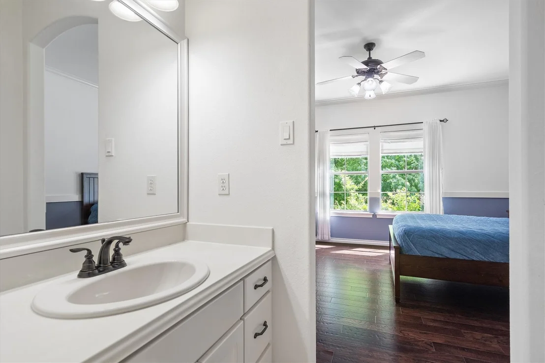 Photo of 3225 Clubview Drive