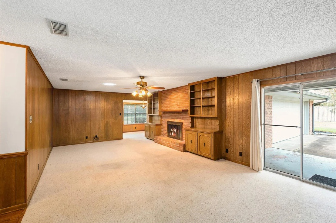 Photo of 925 Bradley Drive