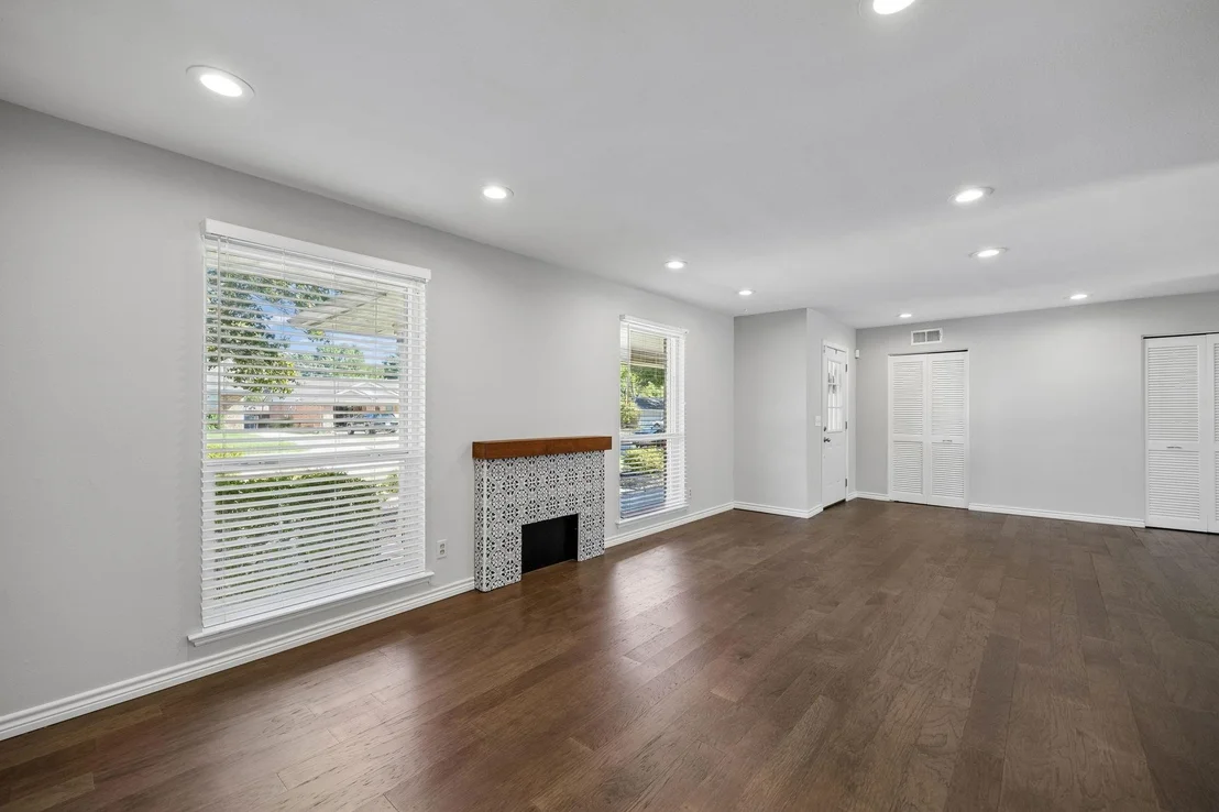 Photo of 1239 Evergreen Drive