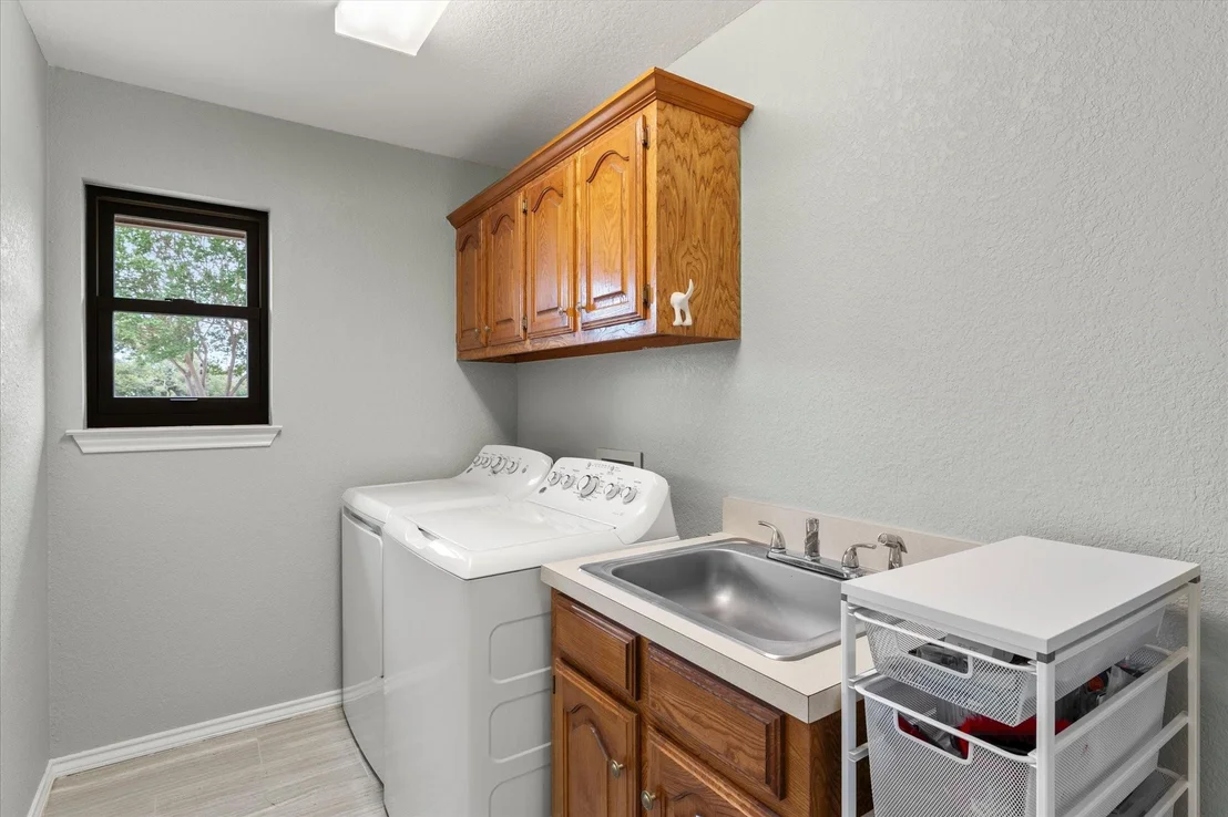 Photo of 10612 Live Oak Drive