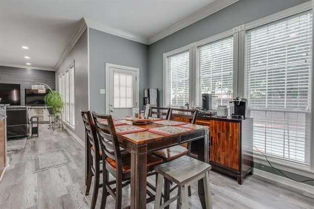 Photo of 1625 Lakeshore Drive