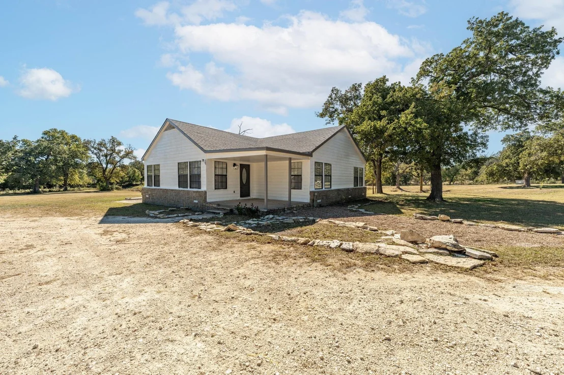 Photo of 688 Private Road 1152