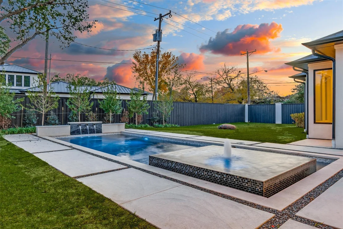 Photo of 6006 Meadow Crest