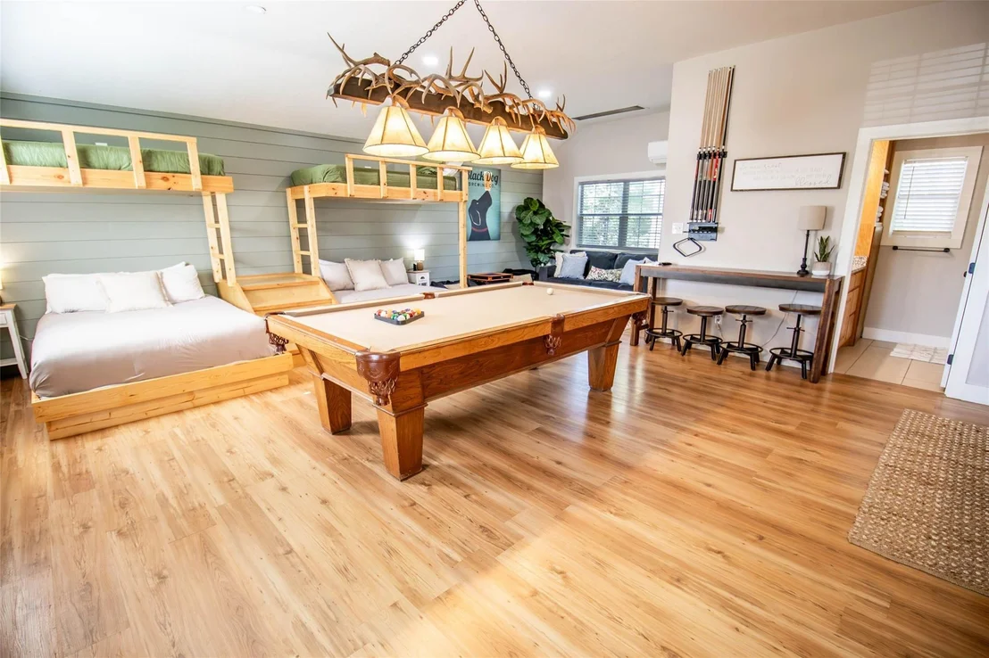 Photo of 237 Lakeview Circle