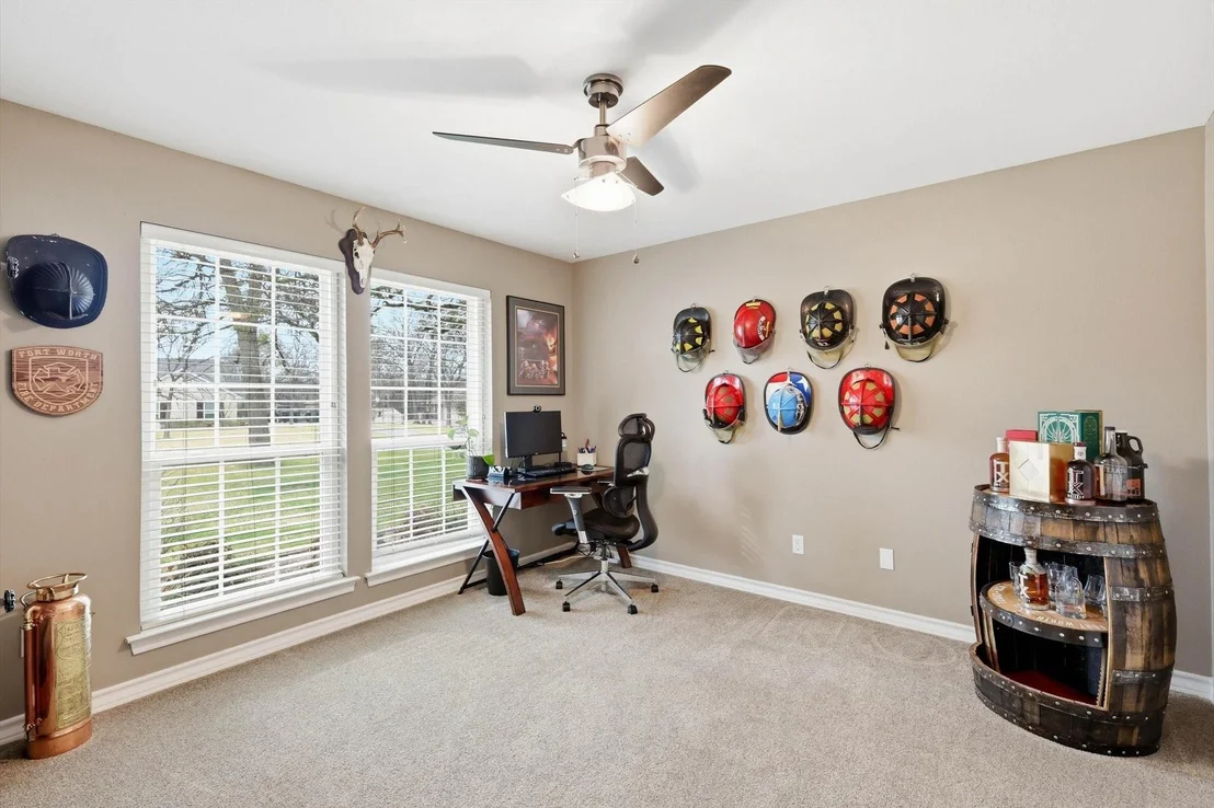 Photo of 312 Lakeside Oaks Circle