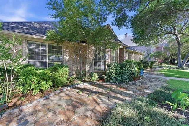 Photo of 5017 River Bluff Drive
