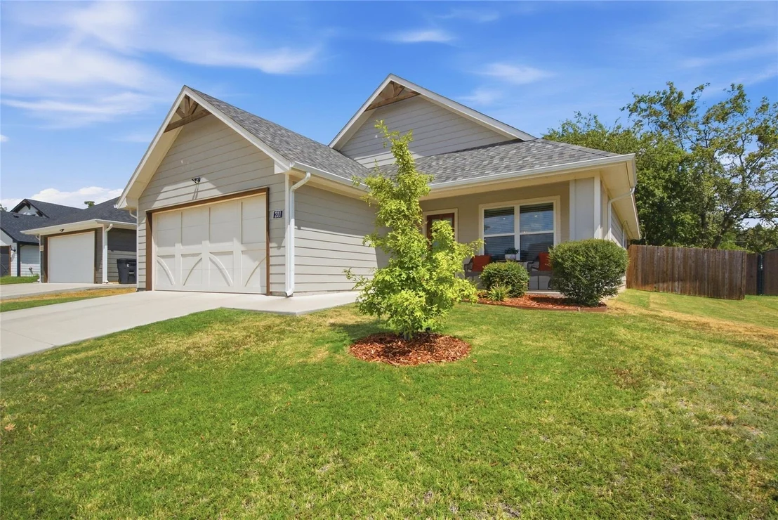 Photo of 211 Clover Circle