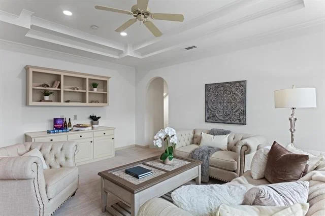 Photo of 5937 Glendower Lane
