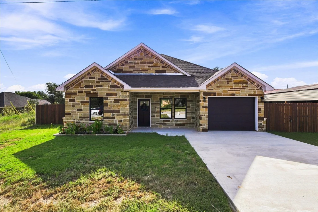 Photo of 2515 Coyote Trail