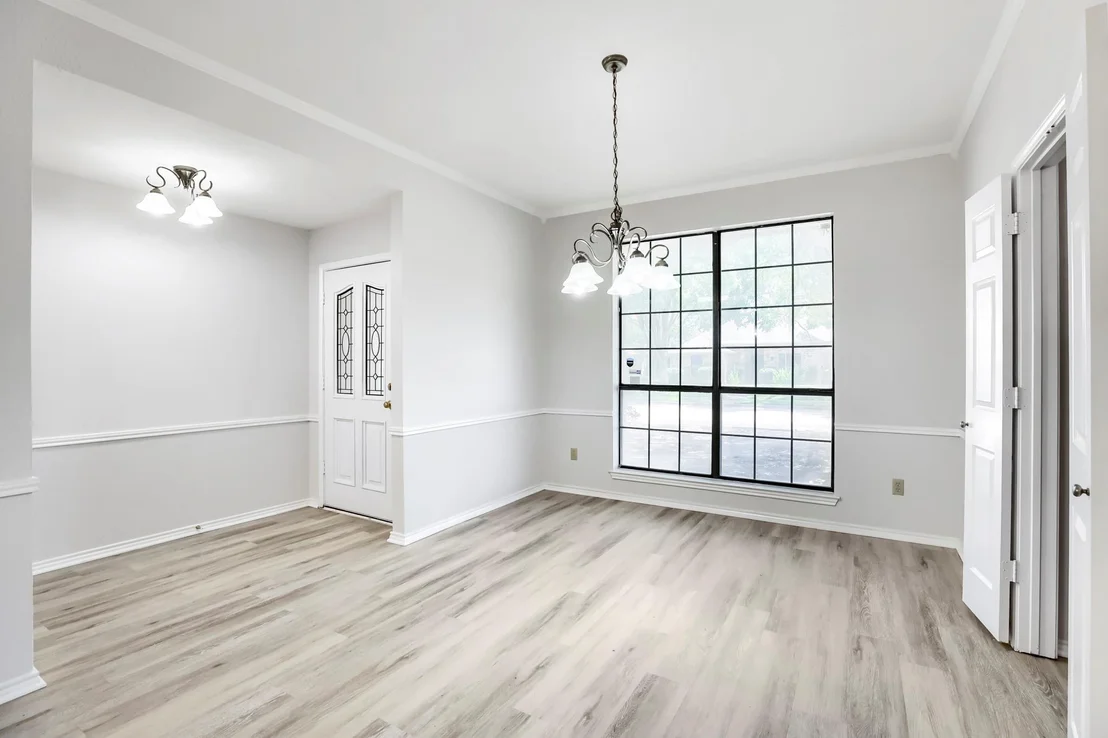 Photo of 734 Swallow Drive
