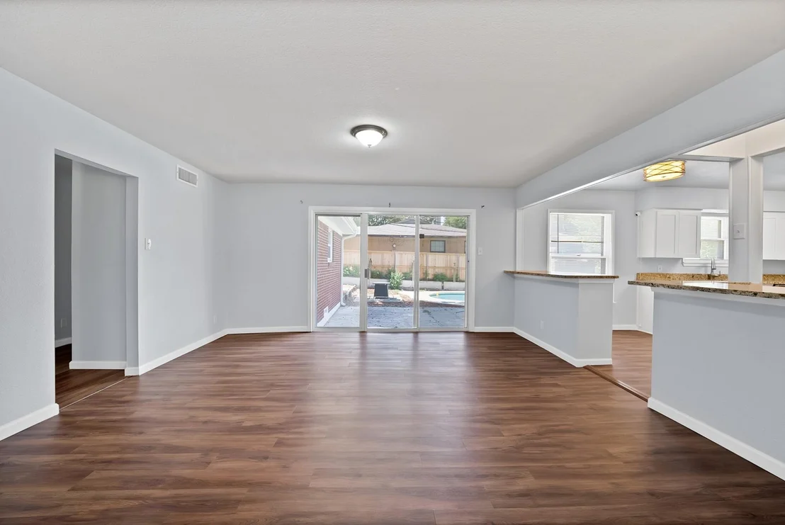 Photo of 1003 Brookhollow Drive