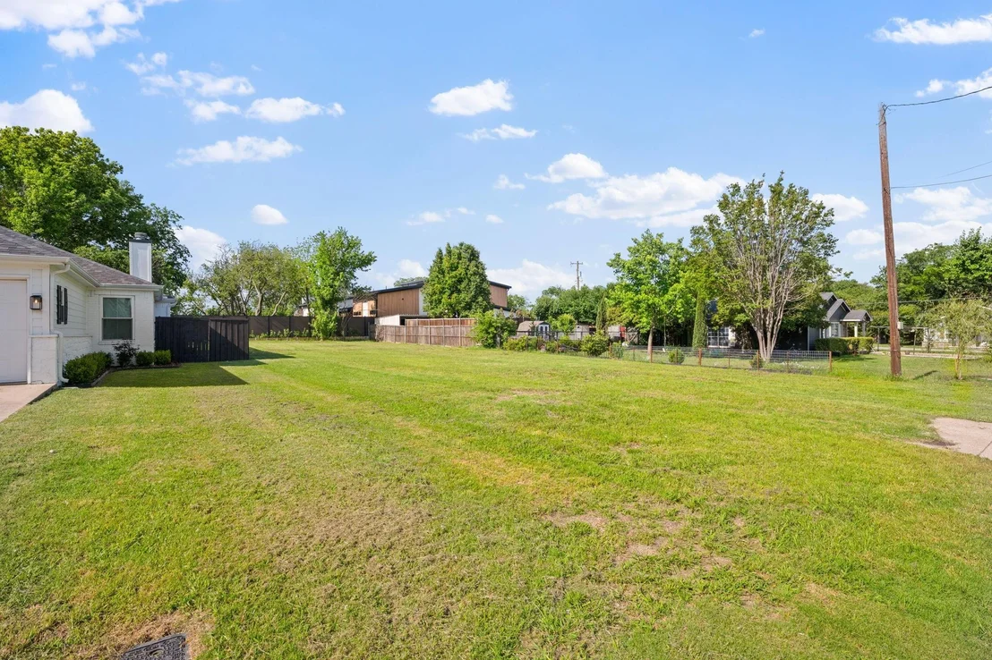 Photo of 405 E Maple Street