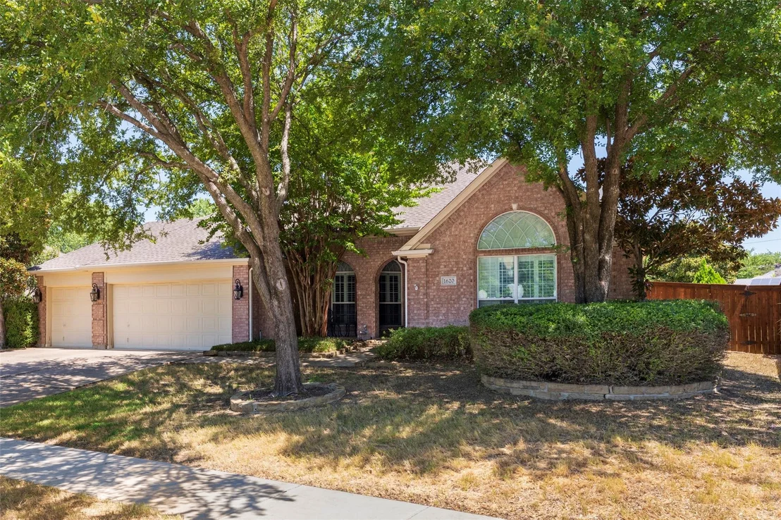 Photo of 1620 Babbling Brook Drive
