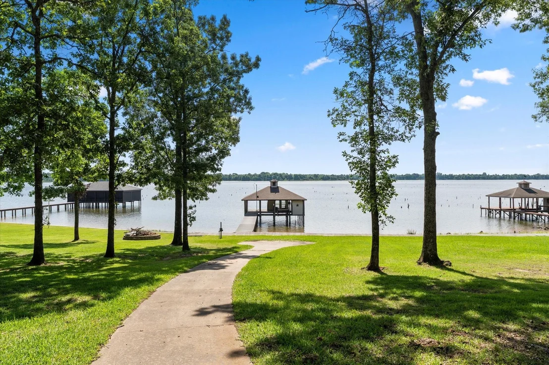 Photo of 1222 Private Road 5980