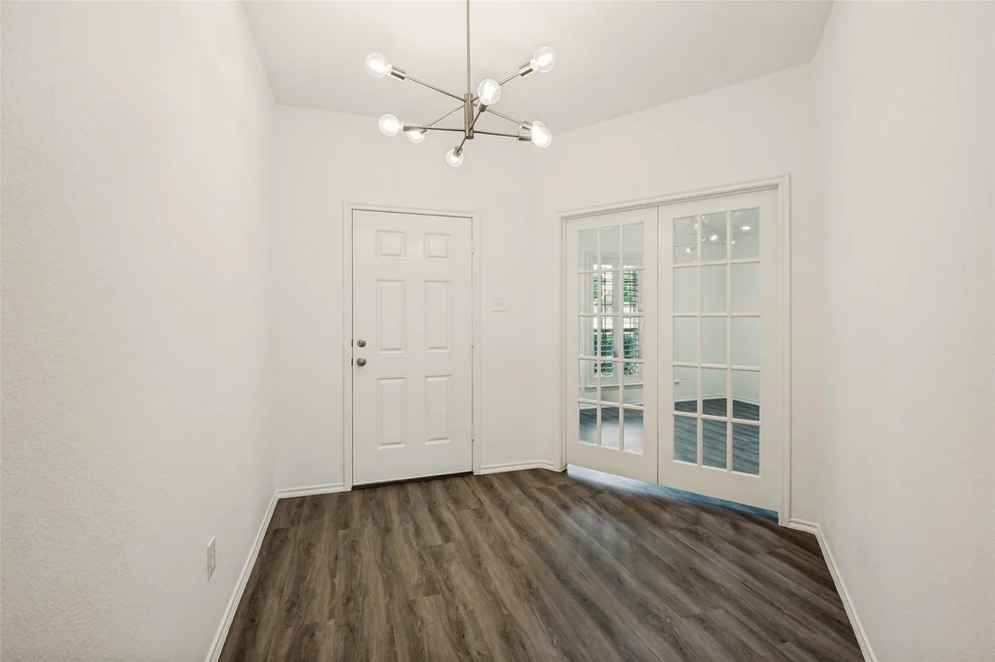 Photo of 1097 Luton Drive