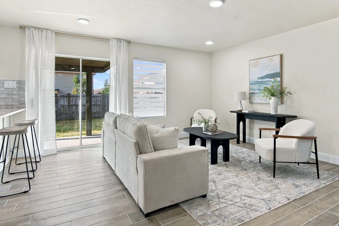 Photo of 717 Redwing Drive