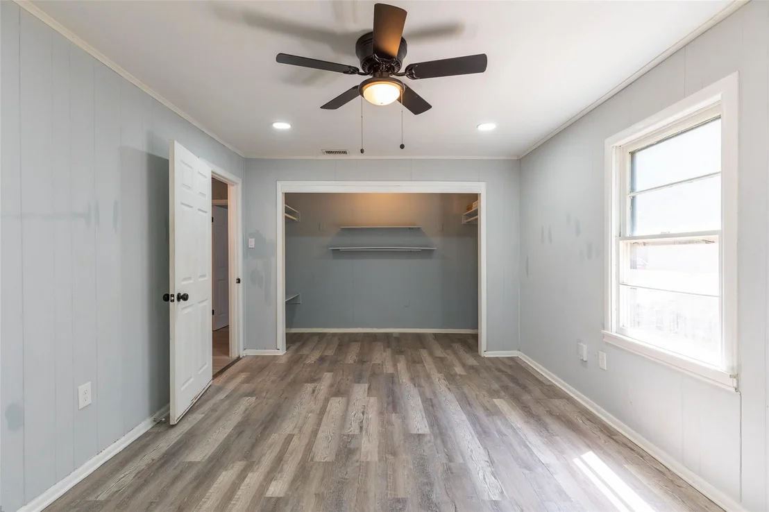 Photo of 2142 N Mockingbird Lane