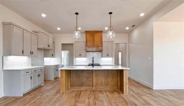 Photo of 140 Logan