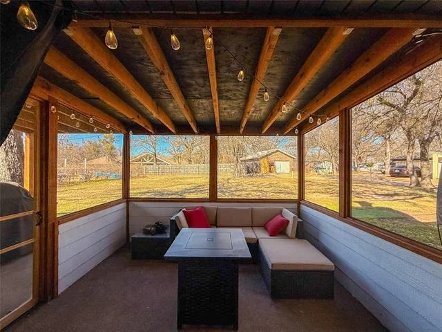 Photo of 1033 Royal Lane