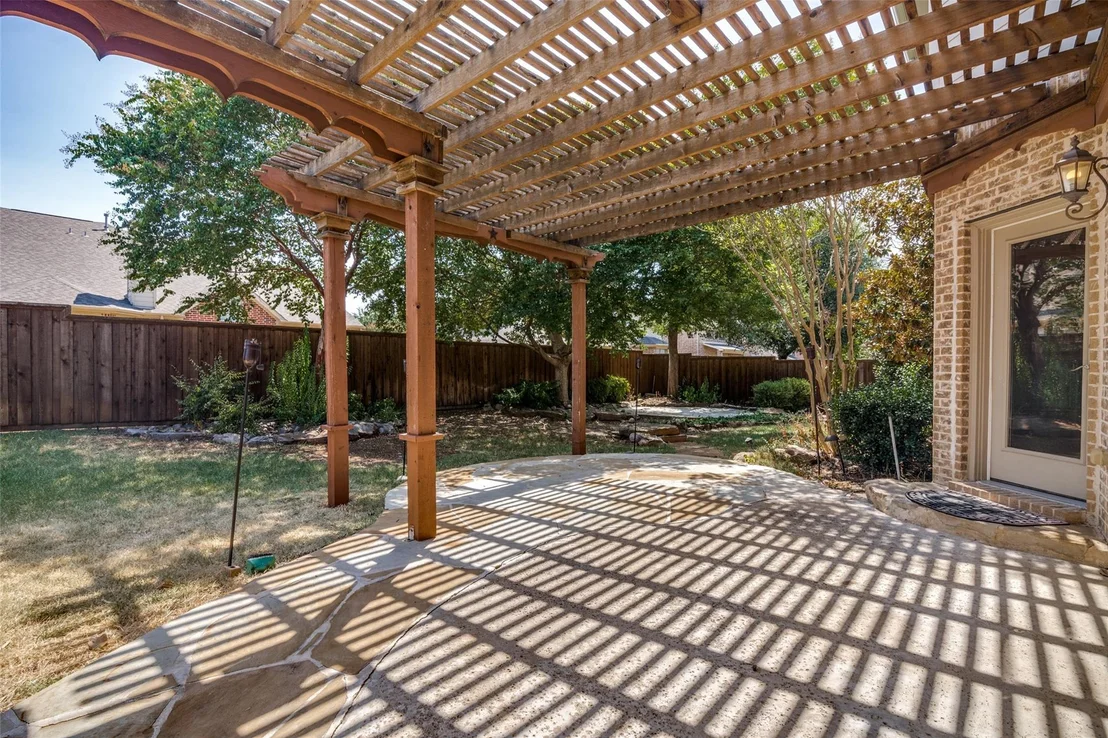 Photo of 522 Oakhurst Drive