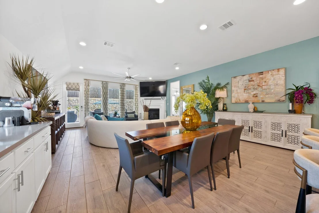 Photo of 808 Knoxbridge Road