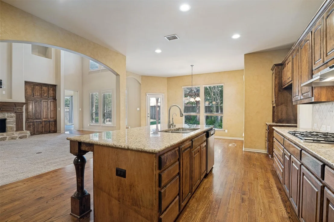 Photo of 522 Oakhurst Drive