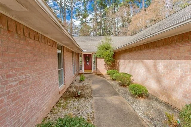 Photo of 1633 Brookhollow Drive