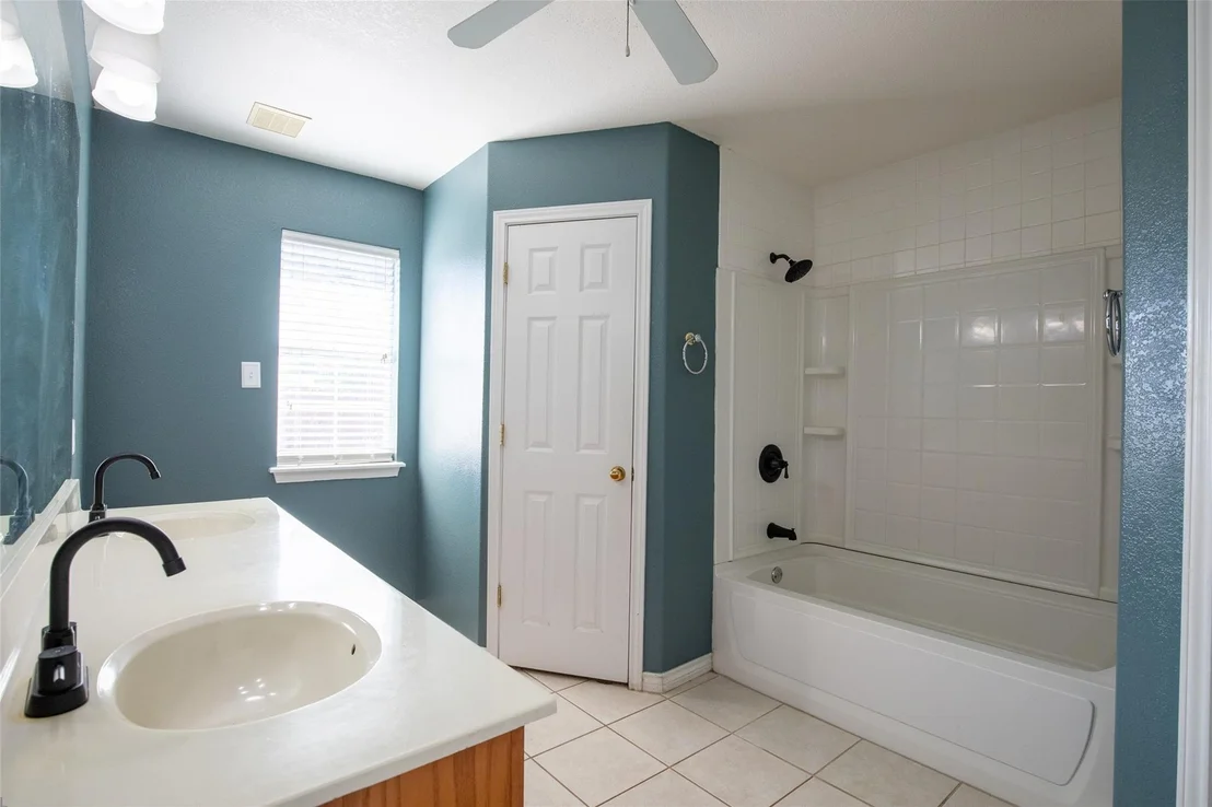 Photo of 717 Groves Road