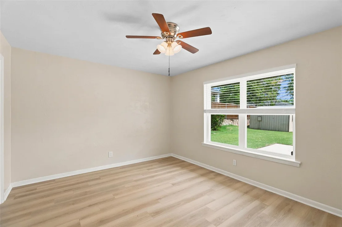 Photo of 106 E 3rd Street