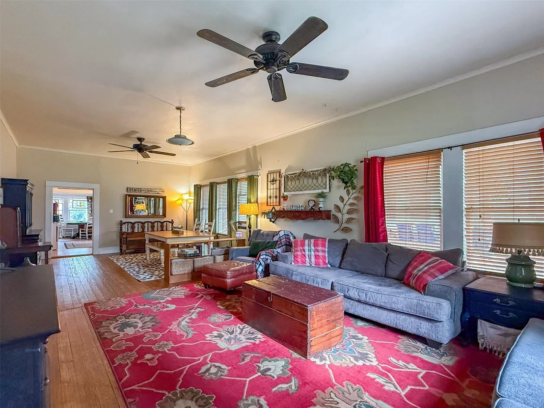 Photo of 1309 N Austin Street