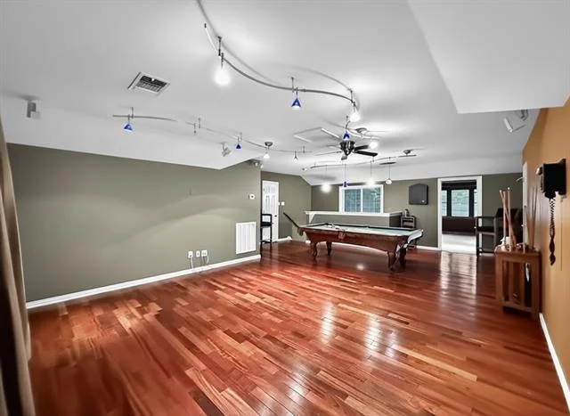 Photo of 2025 Fair Oaks Circle