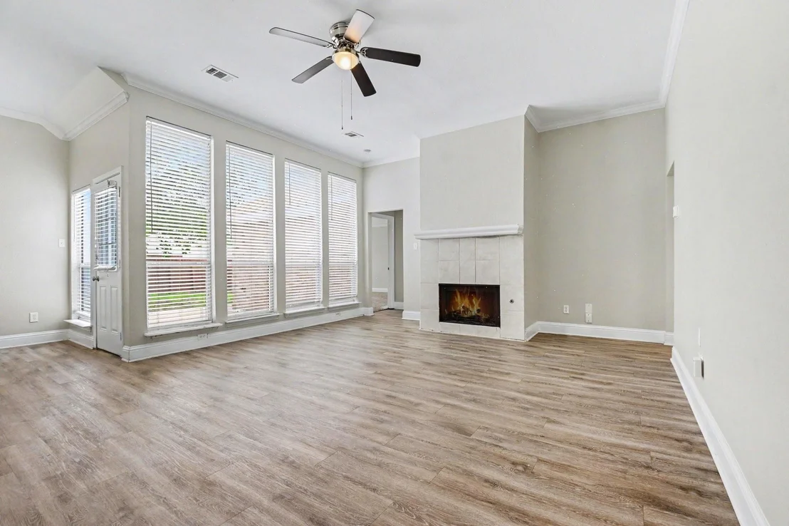 Photo of 9901 Queens Road