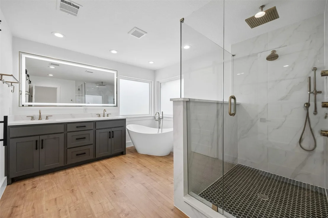 Photo of 2401 Chimney Hill Drive