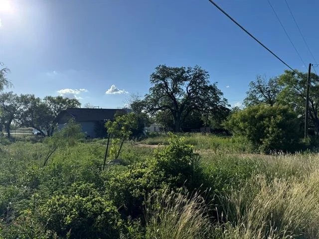 Photo of 703 W 2nd Street