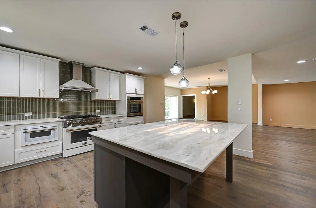 Photo of 3900 Pelham Road