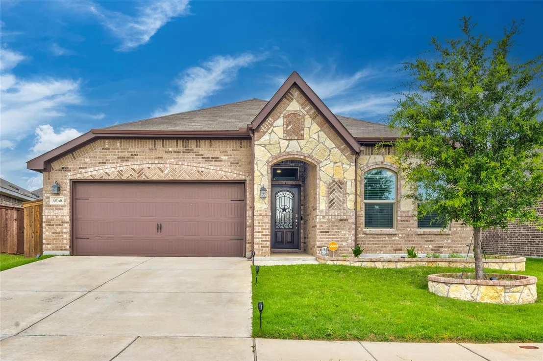 Photo of 3205 Buckskin Trail