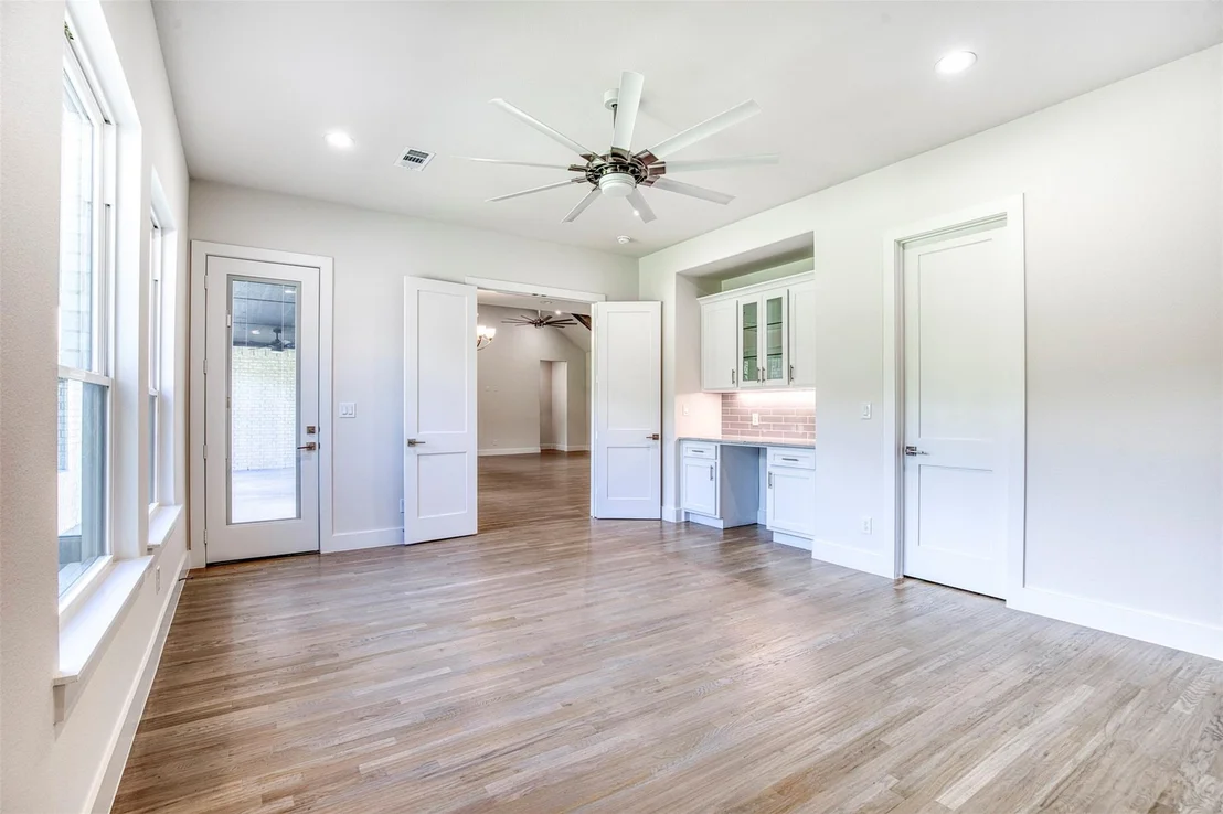 Photo of 1044 Hidden Oaks Drive