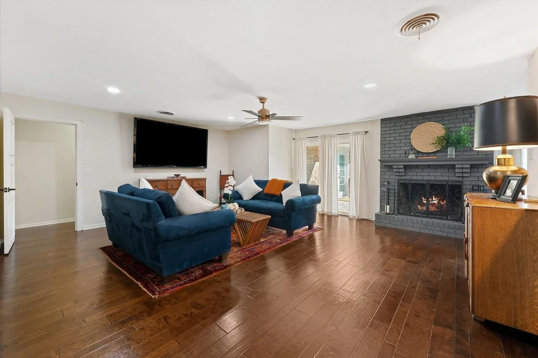 Photo of 617 Mimosa Drive