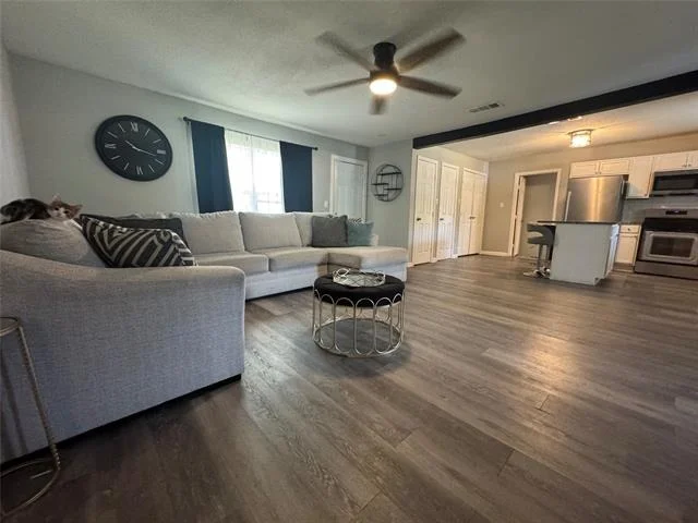 Photo of 105 S Lakeview Drive