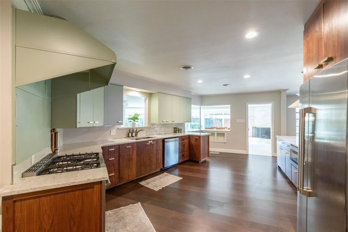 Photo of 3765 Woodridge Drive