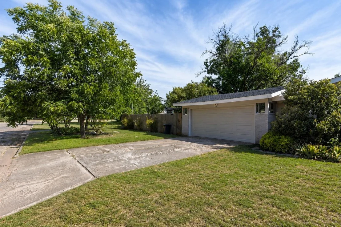 Photo of 1801 Sylvan Drive