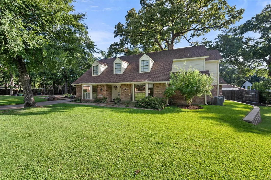 Photo of 1700 Jennifer Circle