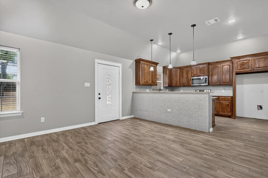 Photo of 1612 Tanglewood Drive