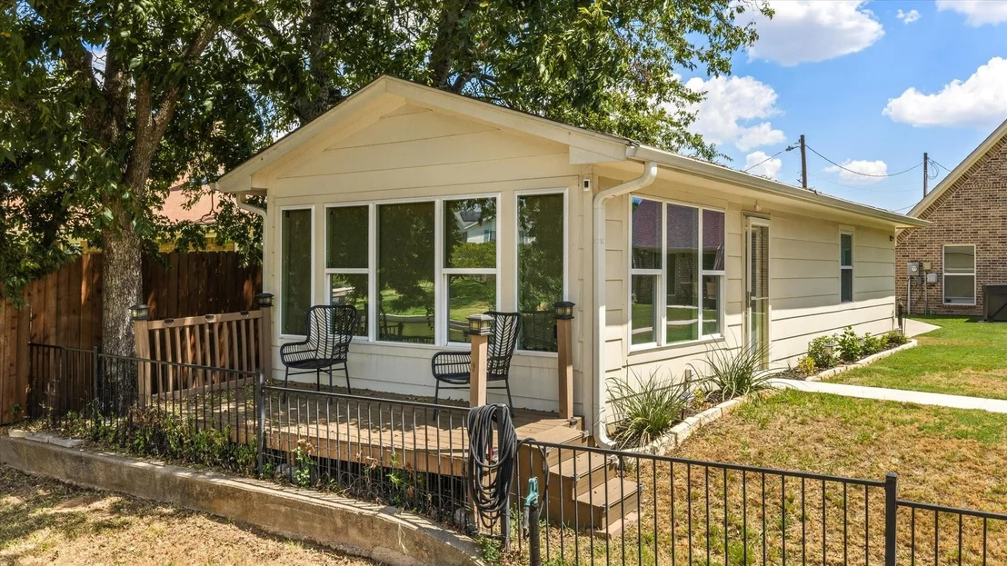 Photo of 4100 Apache Trail Court